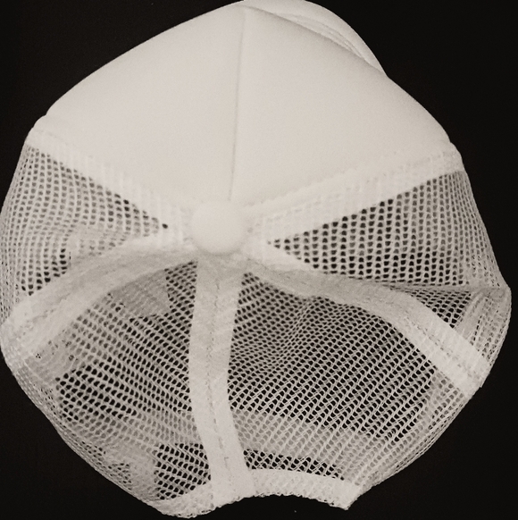 White Hat & Mini Acessory Bundle - Picture 4 of 7